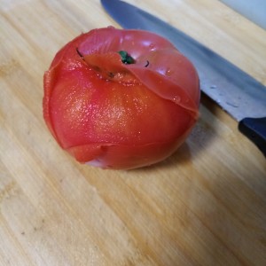 油性塩のみを必要とするトマト フライドポテトの美しい料理、非常にピンクは非常においしいです。 練習対策4 