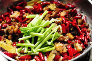 The practice measure of hot pepper chicken 17