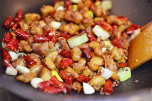 Hot pepper chicken is fourth " measure exceeding detailed pursues " practice measure 14