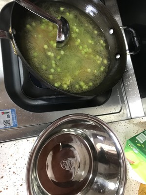 心の中でシンプルな結び目のスープを超える実践手段 殻付きの新鮮なエビのインゲン豆10 