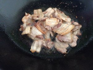 The practice measure of potato chips of steaky pork dry stir-fry before stewing 5