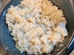 The practice measure that uses the cake of sweet decoct lotus root with simple stuff 5