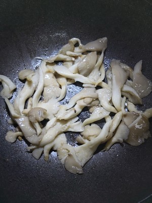 Dry stir-fry before stewing makes the same score stay of proceedings (the taste that has the flesh) practice measure 3