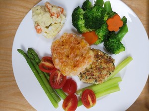 ヤンジーは健康的なコーンシュリンプケーキを返します。  6 