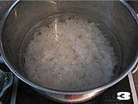 The practice measure of a thick soup of violet potato tremella 3