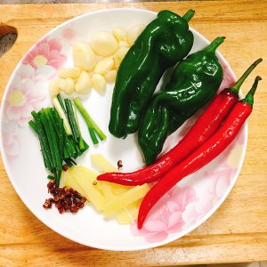 Fish of sweet Ba Sha of any of several hot spice plants (dragon benefit fish) practice measure 1