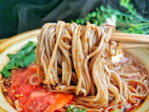 ソバ粉の脂肪の少ないスープ11を減らすための実践的な対策