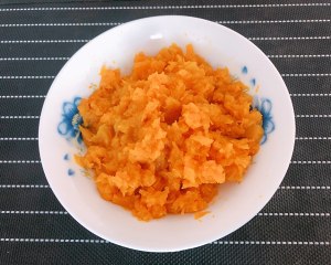 Quick worker breakfast, the practice measure of the pumpkin millet congee that raises a stomach 5