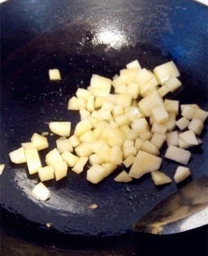 Meal of banger potato stew [one person also should have good edition] practice measure 2