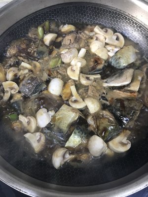 家族の日常生活の醤油煮込みのサバの練習法9