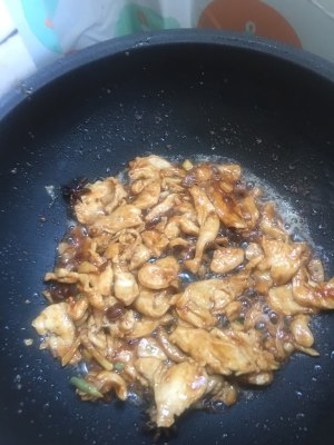 The practice measure of flesh of Xianggu mushroom slippery chicken breast 3