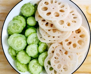 Green melon lotus root piece the practice measure that fries shelled fresh shrimps 3