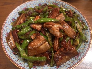 ピーマンの肉を再び調理し、乾いた皿に3杯の食事の練習対策11  