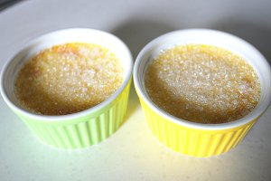 The practice measure of Creme Brulee of French caramel flummery 9