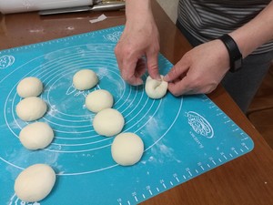 The practice measure of milk small steamed bread 12