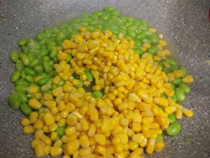 若い大豆のトウモロコシが卵を揚げる練習対策3