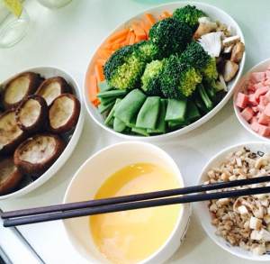 Egg of Xianggu mushroom evaporate - the practice measure that charges oily bill of fare reducing weight 1
