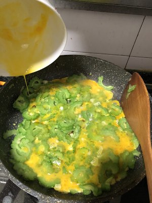 The practice measure that balsam pear scrambles egg 4