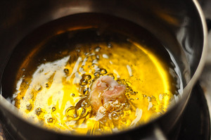 The practice measure of hot pepper chicken 5