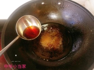 家族の日常生活の醤油に煮込んだ肉の実習4