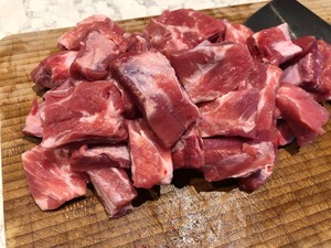 The practice measure of the sweet and sour spareribs of experienced worker 2