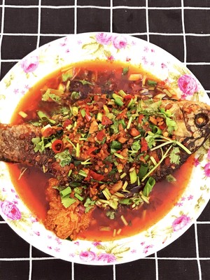 The practice measure of fish of crucian carp of braise in soy sauce 8