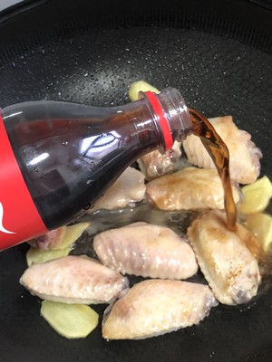 The practice measure of simple and delicious coke chicken wing 4