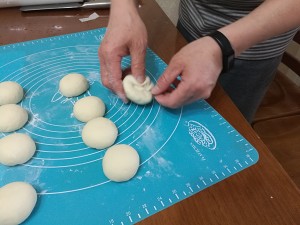 The practice measure of milk small steamed bread 14