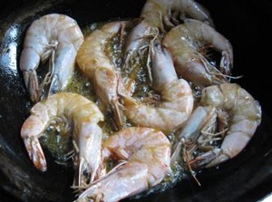 The practice measure of oily stew prawn 2