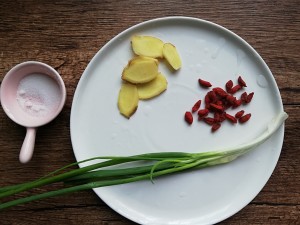 After the Beginning of Autumn, this soup stews the child to drink more, delicacy is sweet nourishing, the child drinks the practice step with good body more 3