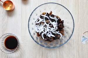 The practice measure of agaric of onion of cold and dressed with sause 6