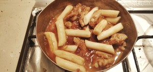 ?秘密はご飯と一緒に行く?新年のケーキを切る?メジャー8を練習する