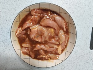 Dawdlerが必要です！ 電気食事バオ4のシンプルなドラムスティックの食事を超える練習対策4 