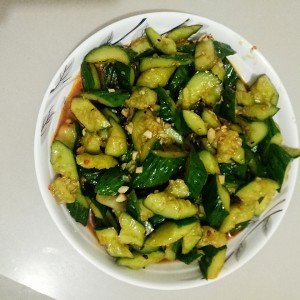 The practice measure of cucumber of the daily life of a family of cold and dressed with sause 4