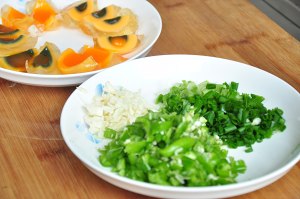 The practice measure of egg of skin of green pepper cold and dressed with sause 3
