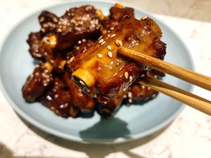 The practice measure of the sweet and sour spareribs of experienced worker 22