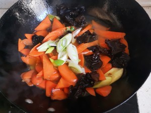 Simple, black agaric green burns carrot (delicious, fall in love with carrot) practice measure 4