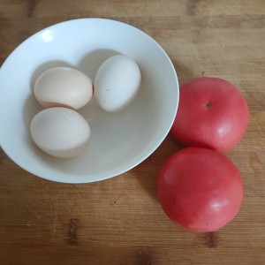 The practice measure that tomato of the daily life of a family fries an egg 1