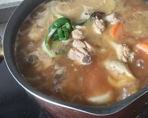 The practice measure of the chicken broth that little baby loves to drink 5