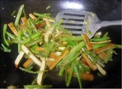 The practice measure that celery fries smoked bean curd 4
