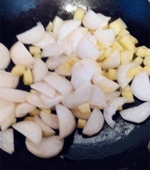 Meal of banger potato stew [one person also should have good edition] practice measure 3