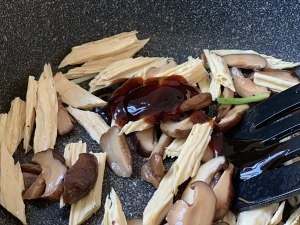 The タイトロールでの乾燥豆乳クリームの焼きジョススティックの進行の滞在の測定8 