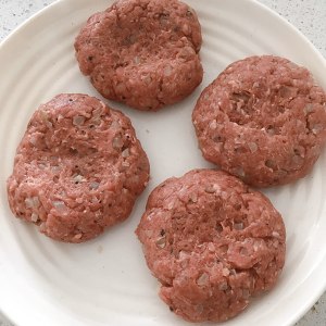 The practice measure of the delicious and juicily hamburger ox hamburger of standing eat 3