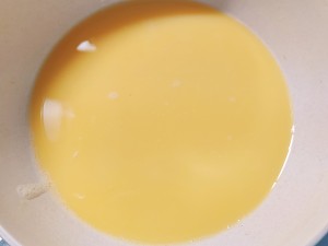 The practice measure of a thick soup of beautiful clam egg 2