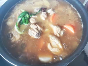 The practice measure of the chicken broth that little baby loves to drink 4