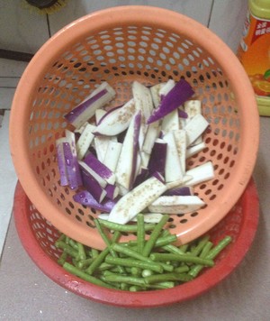 The practice measure of aubergine beans horn 1