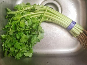 低脂肪の風邪とソーセージ1を着たセロリの練習方法</li> <li class = 