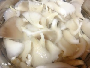 The quick worker of office worker is simple dinner -- the practice measure of sweet green bright mushroom 2