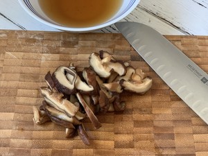The practice measure of stay of proceedings of burn joss sticks of dried bean milk cream in tight rolls 3