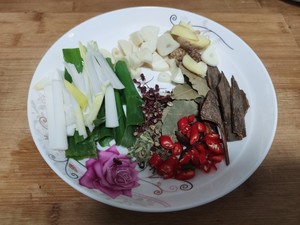 The practice measure of claw of chicken of bittern of the daily life of a family 2